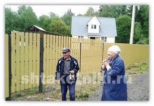 Фото забора штакетник RAL 1014 бежевый в Биробиджане
